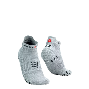 COMPRESSPORT Skarpetki do biegania krótkie ProRacing Socks V4 grey melange - Skarpetki sportowe męskie - miniaturka - grafika 1