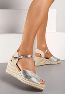 Sandały damskie - Srebrne Sandały na Plecionym Koturnie Zapinane na Sprzączkę Elamas - miniaturka - grafika 1
