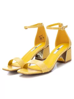 Sandały damskie - Xti Sandały w kolorze żółtym na obcasie - grafika 1