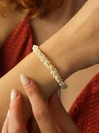 Bransoletki - Pierres de Jade Pozłacana bransoletka z perłami - miniaturka - grafika 1