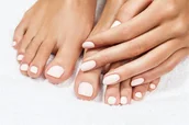 Czasopisma - Manicure i pedicure vinylux wraz z systemem IBX we Wrocławiu - miniaturka - grafika 1