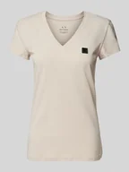 Koszulki i topy damskie - T-shirt z dekoltem w serek - miniaturka - grafika 1
