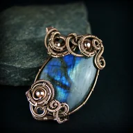 Wisiorki - Wisiorek z labradorytem - miniaturka - grafika 1