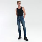Spodnie męskie - Reserved - Jeansy comfort fit - Granatowy - miniaturka - grafika 1