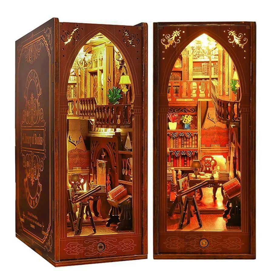 Miniaturowy domek Book Nook - Kroniki historii