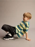 Spodnie i spodenki dla chłopców - Reserved - Denimowe szorty z łańcuchem - czarny - miniaturka - grafika 1