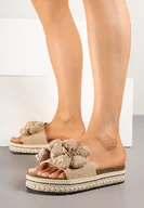 Klapki i japonki damskie - Ciemnobeżowe Klapki na Grubej Plecionej Podeszwie z Kwiatem i Misiem Virfitia - miniaturka - grafika 1