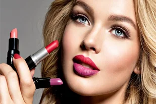 Warsztaty kosmetyczne – szminka i make up w Lip Lab w Warszawie - Czasopisma - miniaturka - grafika 1