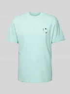 Koszulki męskie - T-shirt o luźnym kroju z nadrukiem z logo - miniaturka - grafika 1