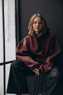 Bluzy damskie - Bluza z kapturem, bordowa - miniaturka - grafika 1