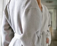 Szlafroki damskie - Blanc Des Vosges Szlafrok bawełniany Manoir Perle - miniaturka - grafika 1