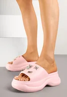 Klapki i japonki damskie - Różowe Klapki na Platformie z Metalowymi Aplikacjami i Cyrkoniami Dorlia - miniaturka - grafika 1