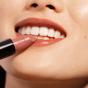 3INA MAKEUP 3INA Makeup - Vegan - Cruelty Free - The Lipstick 114 - długotrwała pomadka do ust - matowa pomadka - wodoodporna - mocno pigmentowana pomadka - jasnobrązowa - matowana The Lipstick 114 - Szminki - miniaturka - grafika 2