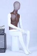 Manekiny wystawowe - AB+103W Manekin biały matowy lakierowany brązowy kufer wysokiej jakości metalowa siatka głowa z taboretem mężczyzna - miniaturka - grafika 1