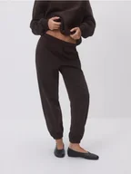 Spodnie damskie - Reserved - Spodnie dresowe z bawełną - ciemnobrązowy - miniaturka - grafika 1