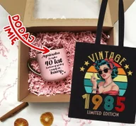 Gadżety dla niej i dla niego - Zestaw prezentowy na 40 urodziny - kubek na 40 z imieniem oraz torba - miniaturka - grafika 1