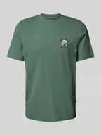 Koszulki męskie - T-shirt z wyhaftowanym motywem i napisem model ‘JOBBE’ - miniaturka - grafika 1