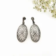 Kolczyki - Kolczyki srebrne oksydowane- Ażurowa rozeta - miniaturka - grafika 1