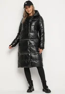 Kurtki damskie - Czarna Kurtka z Kapturem i Szerokim Pikowaniem o Regulowanej Długości Ansanna - miniaturka - grafika 1