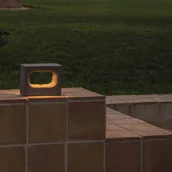 Lampy ogrodowe - FARO BARCELONA Kinkiet zewnętrzny LED Glint, aluminiowy / szary / cynkowy, beton, nowoczesny - miniaturka - grafika 1