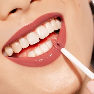 3INA 3INA 3INA The Lip Gloss 503 Nude 8.0 ml - Błyszczyki do ust - miniaturka - grafika 2