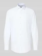 Koszule męskie - Koszula biznesowa o kroju modern fit z kołnierzykiem typu kent - miniaturka - grafika 1
