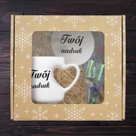 Kubki - Zestaw prezentowy w kartoniku w gwiazdki - kubek serce i podkładka z nadrukiem + cukierki - miniaturka - grafika 1