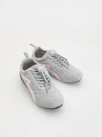Buty dla dziewczynek - Reserved - Sportowe buty z zamszu - jasnoszary - miniaturka - grafika 1