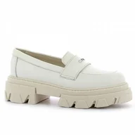 Mokasyny damskie - Kremowe mokasyny na grubej podeszwie CARINII - Carinii - miniaturka - grafika 1