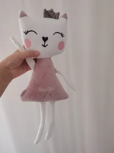 Kotek - personalizowana maskotka, przytulanka (kolory, dodatki) - Maskotki i pluszaki Kotek - personalizowana maskotka, przytulanka (kolory, dodatki) - Maskotki i pluszaki - miniaturka - grafika 1