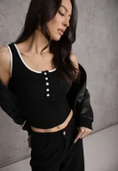 Koszulki i topy damskie - Czarny Prążkowany Top z Bawełny Ozdobiony Guzikami przy Dekolcie Beralissa - miniaturka - grafika 1