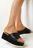 Klapki i japonki damskie - Czarne Klapki na Koturnie z Szerokim Paskiem z Perforacją Battis - miniaturka - grafika 1