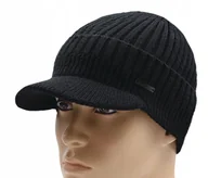 Koszulki męskie - CZAPKA zimowa z daszkiem sportowa elastyczna CZARNA Pako Jeans - miniaturka - grafika 1