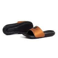 Klapki i japonki damskie - Klapki Nike Victori One Slide W CN9677-003 złoty - miniaturka - grafika 1
