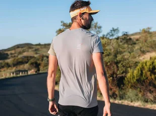 COMPRESSPORT Koszulka biegowa PERFORMANCE SS T-SHIRT alloy/citrus - Koszulki sportowe męskie - miniaturka - grafika 5
