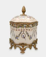 Zabawki kreatywne - Porcelanowa Szkatułka Okuta Brązem z Girlandami Kwiatów - miniaturka - grafika 1