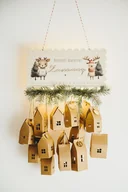 Ozdoby bożonarodzeniowe - Kalendarz adwentowy z domkami i podświetleniem - miniaturka - grafika 1