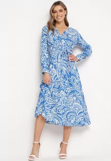 Sukienki - Niebiesko-Biała Wiskozowa Sukienka Midi z Wzorem Paisley i Wiązanym Paskiem Larniella - grafika 1