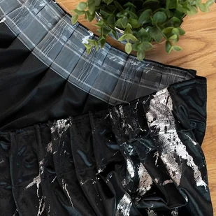 Gotowa welwetowa zasłona ze srebrnym nadrukiem, Marma, na taśmie marszczącej w kolorze czarnym, rozmiar - 140x250 cm - Zasłony - miniaturka - grafika 1