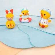 Zabawki do kąpieli - 3 kaczuszki do kąpieli Nauka pływania 9 m+ - miniaturka - grafika 1