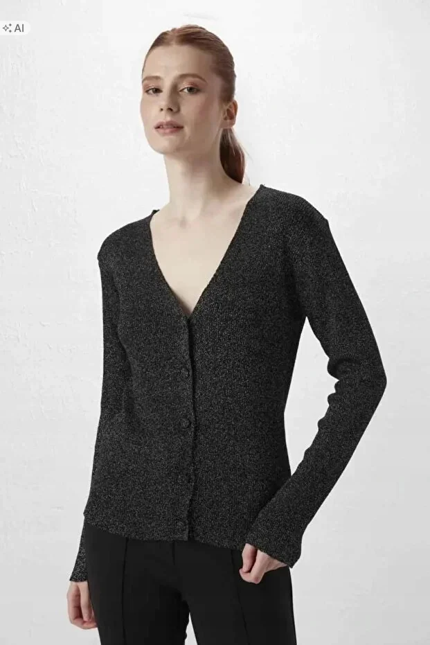 GŁADKI SWETER DAMSKI Z DEKOLTEM W SEREK ELEGANCKI S/M 5IA