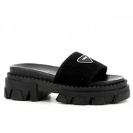 Klapki i japonki damskie - Zamszowe klapki na platformie CARINII - Carinii - miniaturka - grafika 1