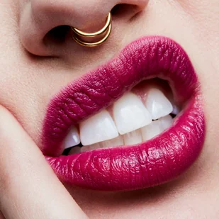 MAC satyna Lipstick Rebel - Szminki - miniaturka - grafika 3