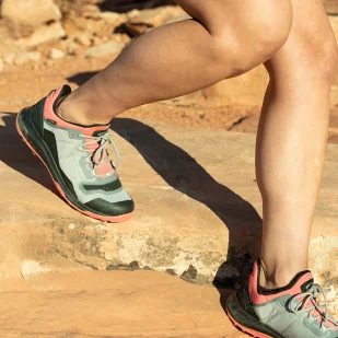 Buty trekkingowe damskie KEEN TEMPO FLEX MID WP - Buty trekkingowe damskie - miniaturka - grafika 2