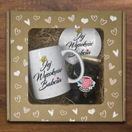 Kubki - Zestaw prezentowy w kartoniku w serduszka - kubek Jej Wysokość Babcia + herbata - miniaturka - grafika 1