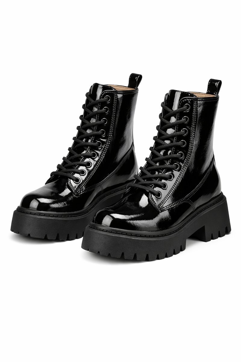 STEVE MADDEN CZARNE LAKIEROWANE BOTKI NA GRUBEJ PODESZWIE 37 1I3A