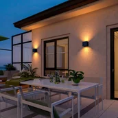 Lampy ogrodowe - Kinkiet zewnętrzny LED Calex Cube, Up/Down, wysokość 10 cm, czarny - miniaturka - grafika 1