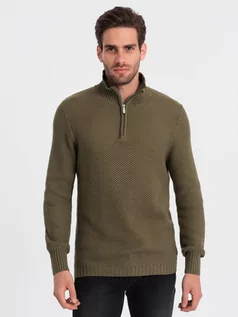 Swetry męskie - Dzianinowy sweter męski z rozpinaną stójką - oliwkowy V6 OM-SWZS-0105 - grafika 1
