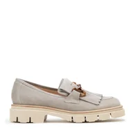 Półbuty męskie - Damskie mokasyny zamszowe z frędzlami i klamrą szare - miniaturka - grafika 1