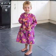Śliniaki i fartuszki - Tidy Tot BLW Tidy Tot Coverall Bib Plum Purple śliniak fartuszkowy długi z kieszonką - miniaturka - grafika 1